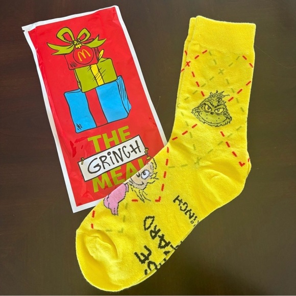2025 US McDonald's Yellow Grinch Meal Socks - Picture 2 of 3